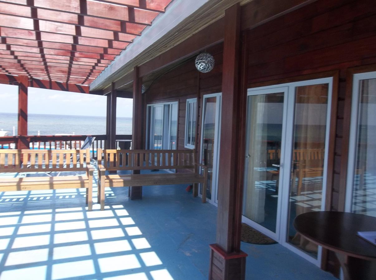 Fosters West Bay Resort Kültér fotó