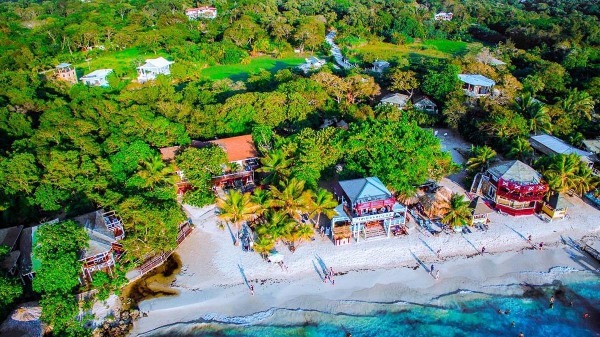 Fosters West Bay Resort Kültér fotó